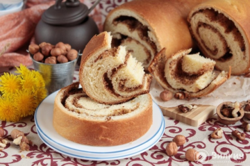 Yeast dough roll with nuts