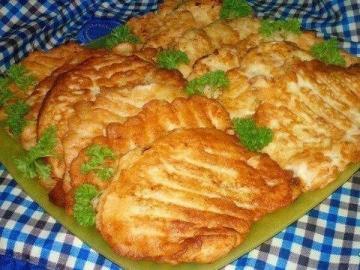 Otbivnushki delicious chicken in onion and sour cream batter. easy recipe