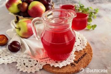 Plum and apple compote