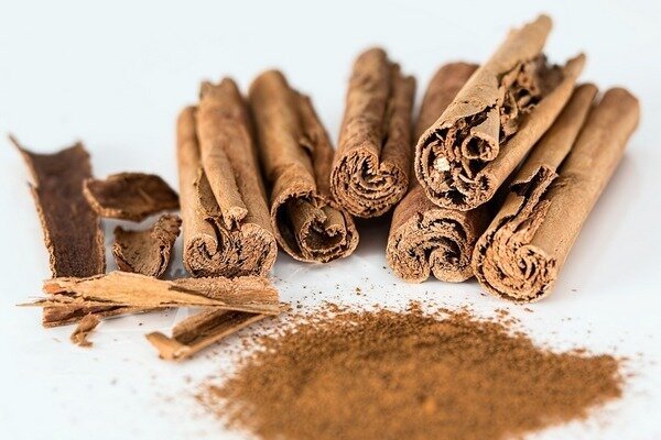 Better to buy cinnamon sticks and grind at home (Photo: Pixabay.com)