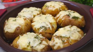 Potatoes Australian, a method of converting banal potatoes very tasty potatoes.