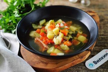 Soup with zucchini and potatoes