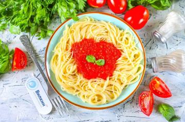 Delicious tomato sauce for spaghetti