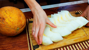 Every year, this is how I harvest melon for the winter. We celebrate the New Year with a fragrant melon on the table.