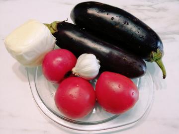 Eggplant with mozzarella and tomatoes.