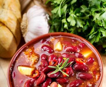 Soup of canned red beans in Armenian