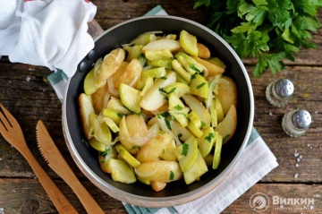 Stewed zucchini with potatoes